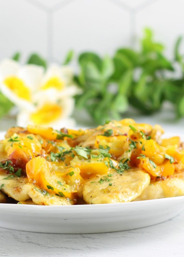 Escalopines de pollo con tomatitos agridulces