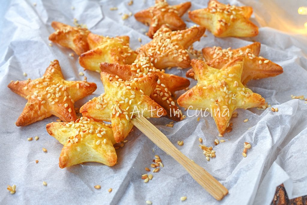 Estrellitas de parmesano con hojaldre