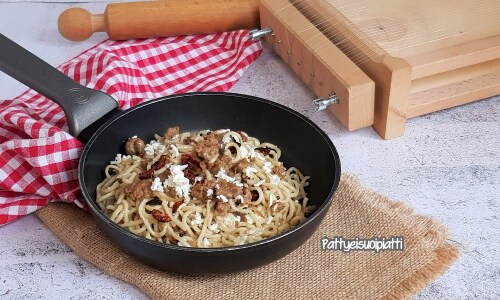 Chitarra con setas y ricotta a la pecorara
