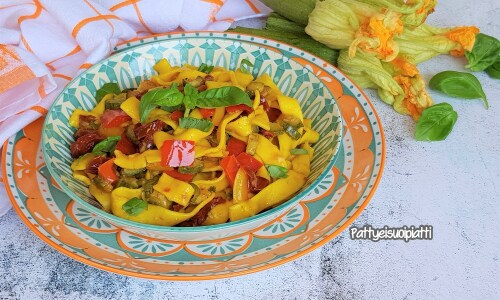 Pappardelle al azafrán con verduras