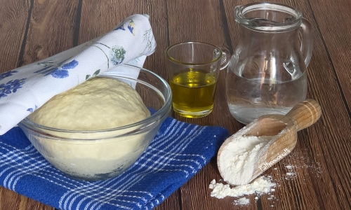 Tarta de masa quebrada de almendras con chocolate blanco y ricotta