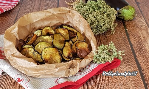 Chips de berenjenas fritas