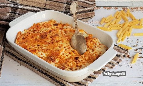 Pasta gratinada con salchicha