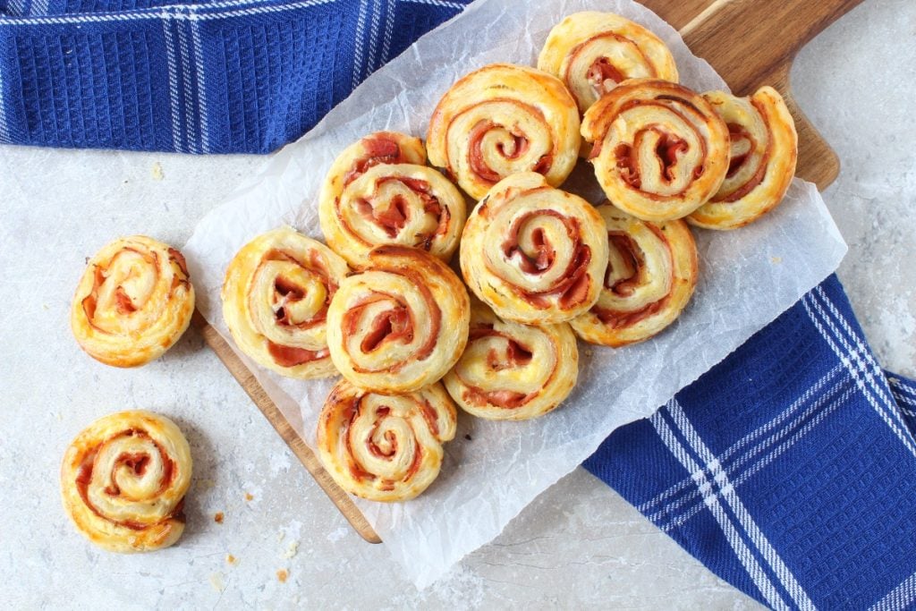 espirales de hojaldre con ricotta y jamón cocido