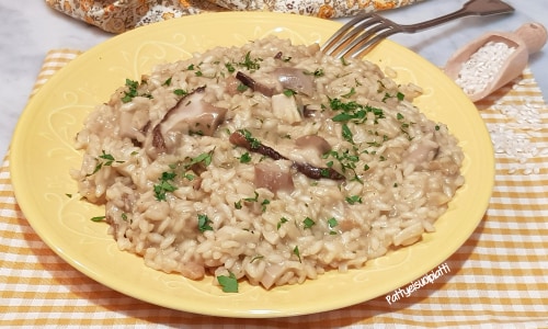 Risotto al azafrán con espárragos y gorgonzola