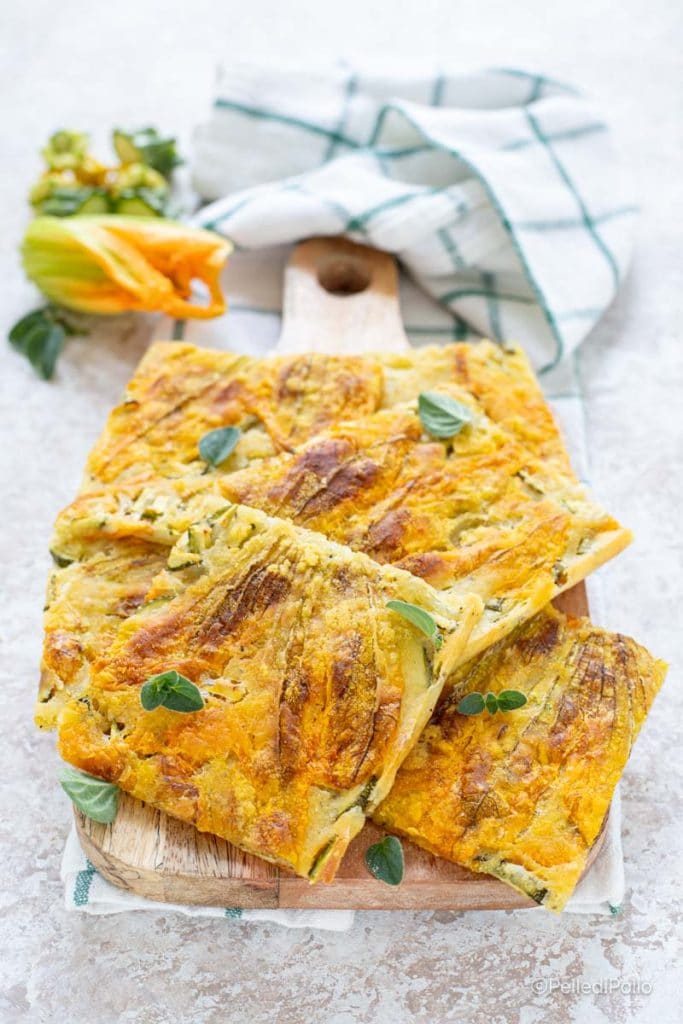 focaccia de flores de calabacín y calabacines