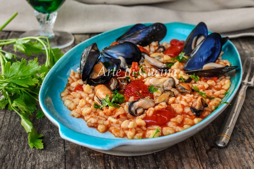 Fregola con los mejillones primer plato de mar