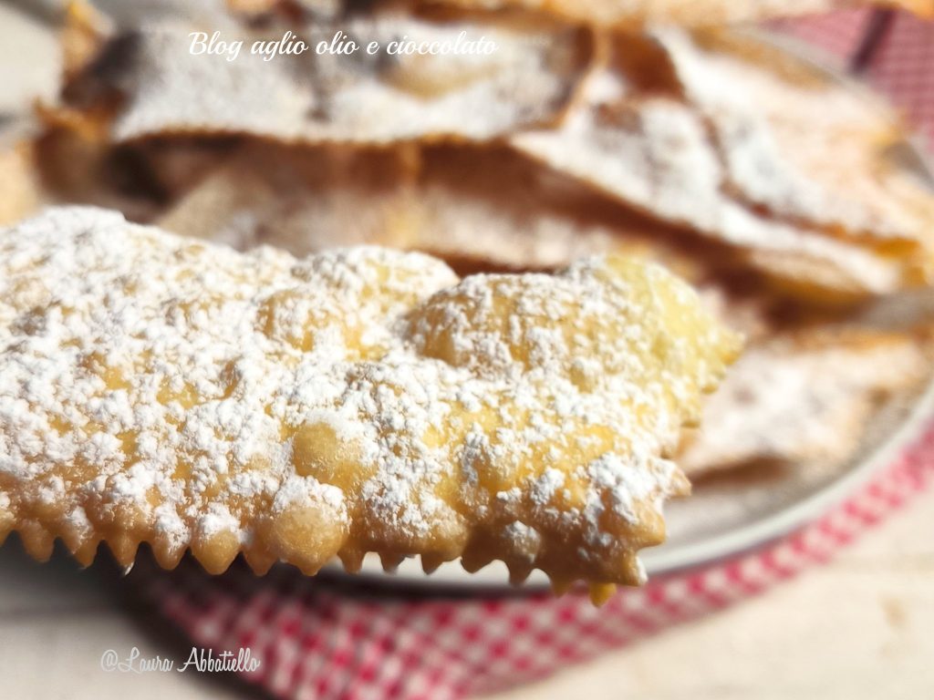 Las frittelle de Roma a cuchara sin balanza las que tienen muchas burbujas crujientes y ligeras que no puedes dejar de comer