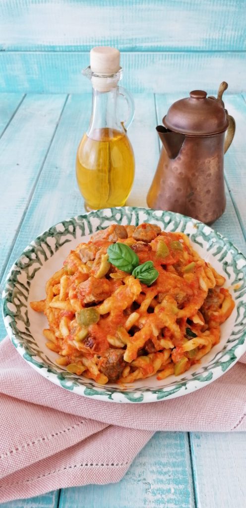 fusilli pimientos y atún fresco
