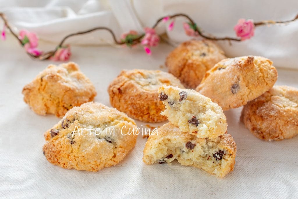 Galletas de almendra con gotas de chocolate