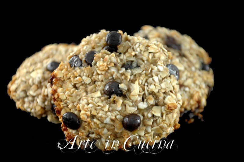 Galletas de avena y chocolate rápidas sin mantequilla y huevos