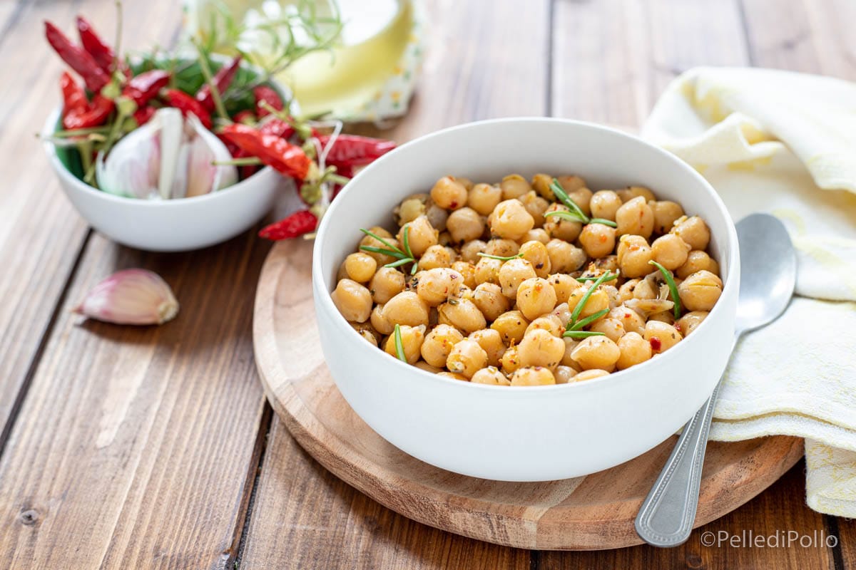 Garbanzos en sartén con romero