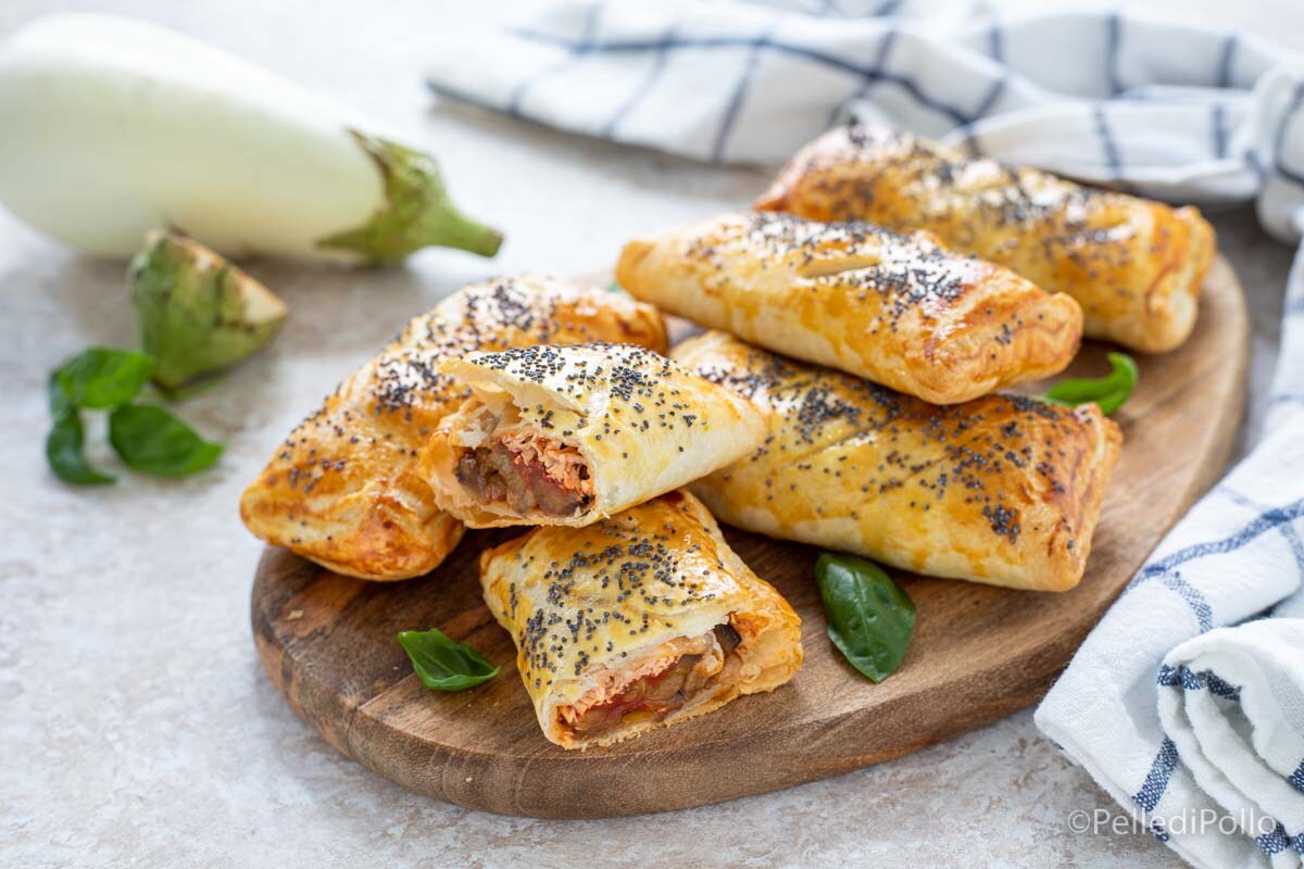 Hojaldres rellenos de berenjenas y ricotta salada