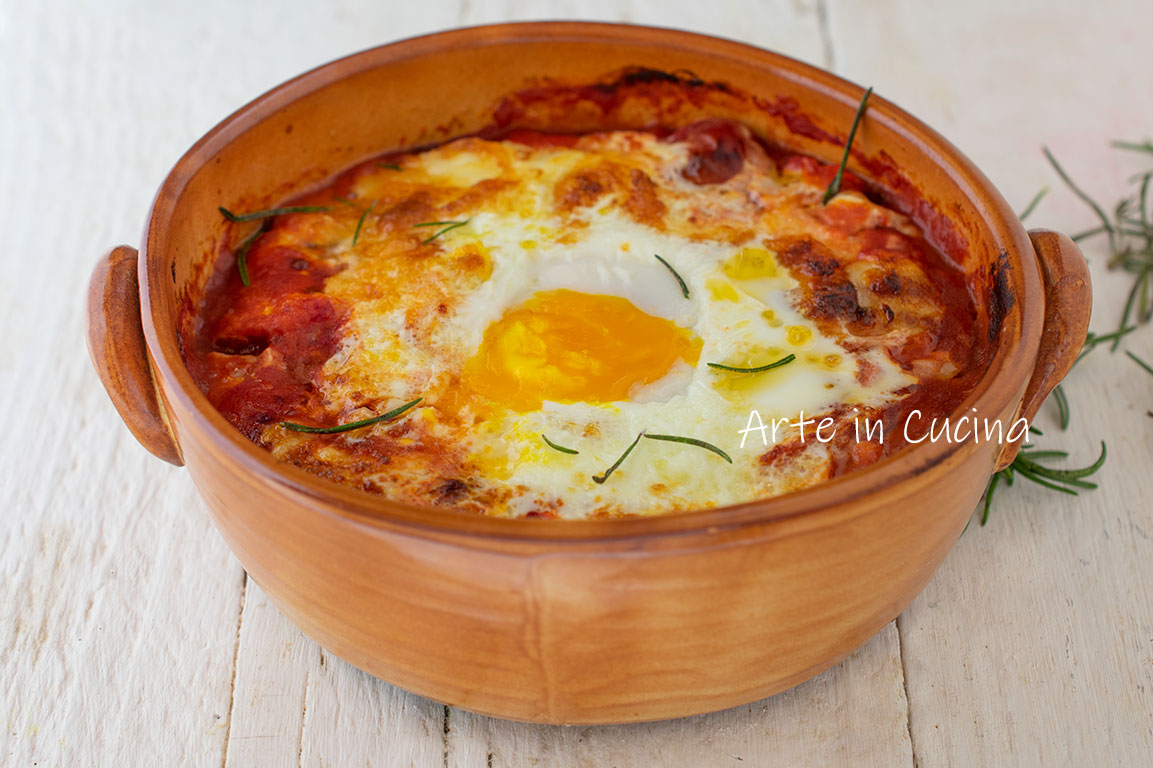 Huevos al horno con tomate y provola