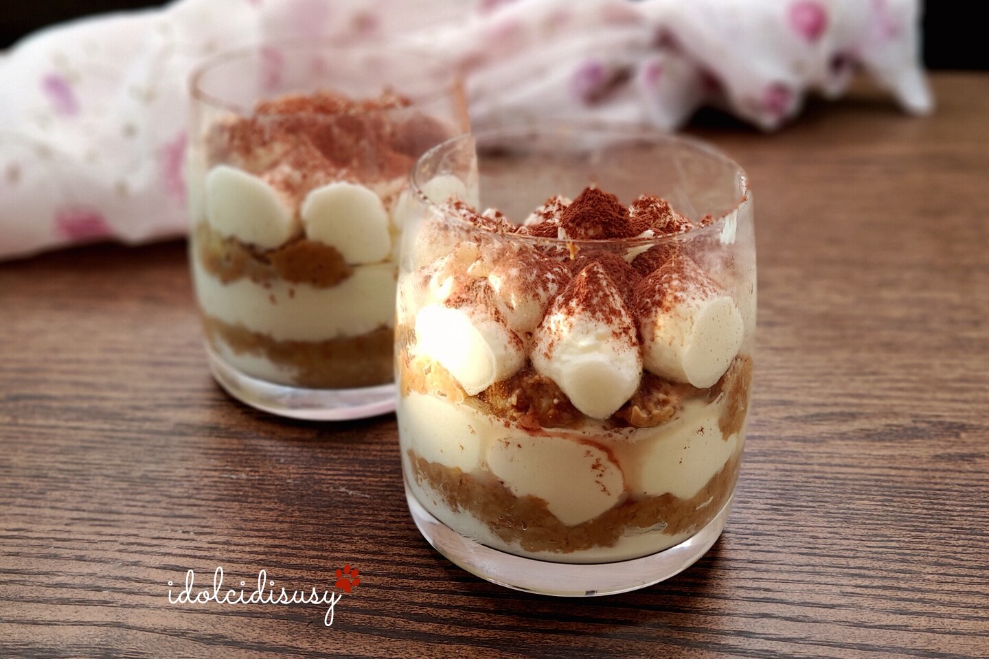 Tiramisú en vaso con pandoro