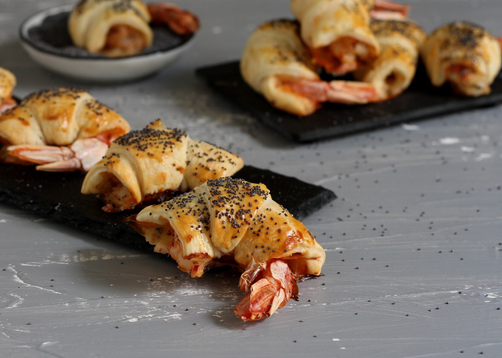 Langostinos en costra con semillas de amapola