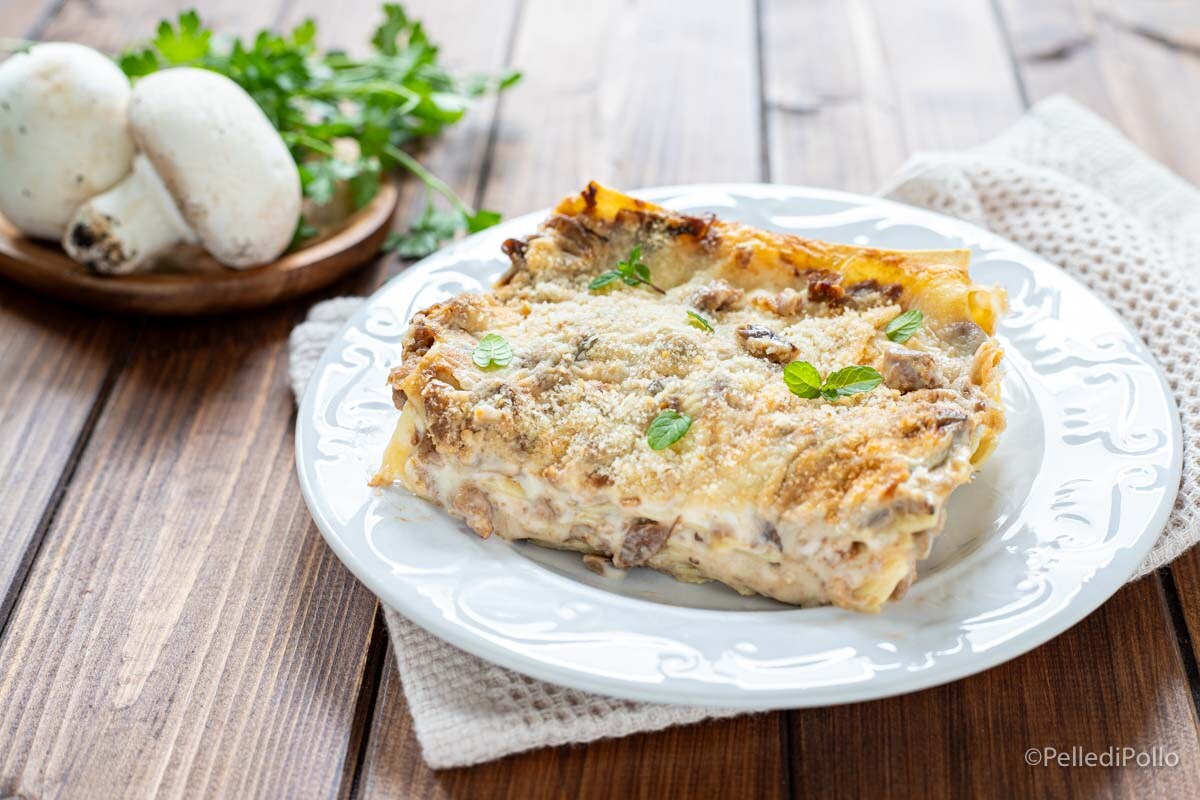 Lasaña con setas y salchicha