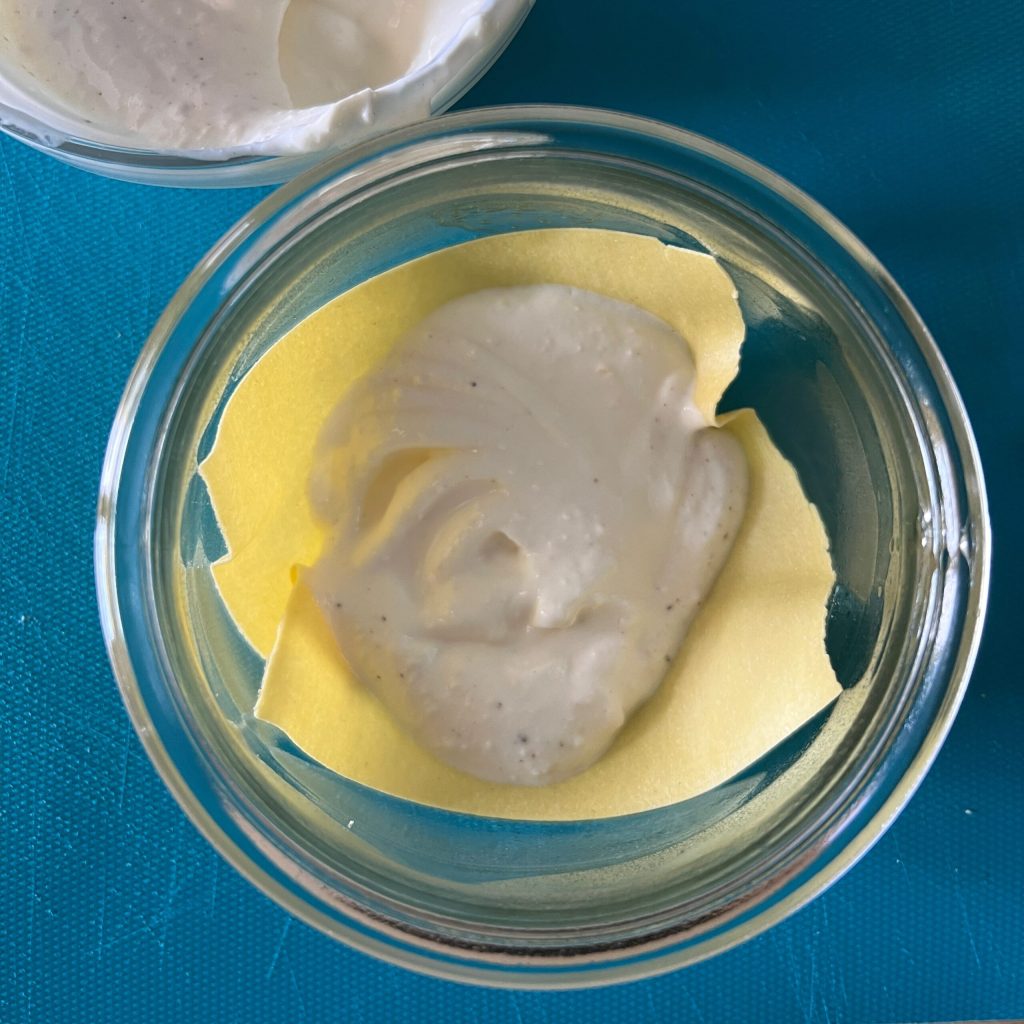 láminas de lasañas con queso en vasococción al microondas