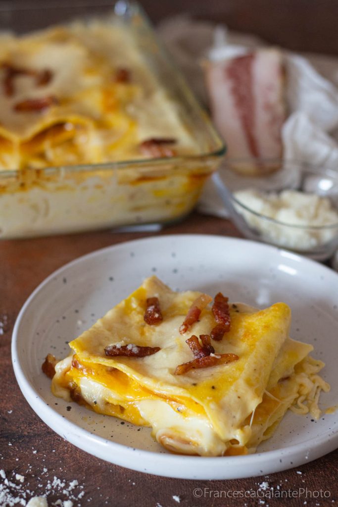 Lasaña a la carbonara tradicional súper cremosa