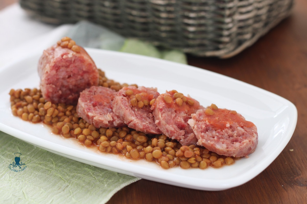 Lentejas y cotechino en olla a presión