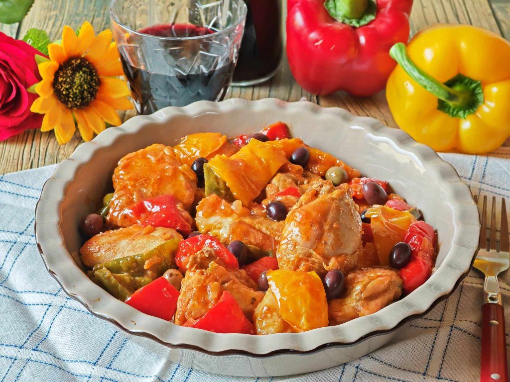 Pollo con pimientos a la romana