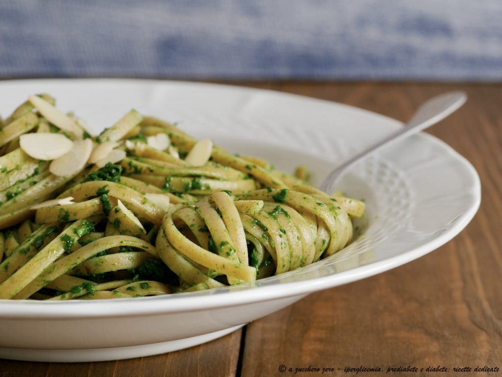 linguine con pesto de col rizada light y sin queso o01