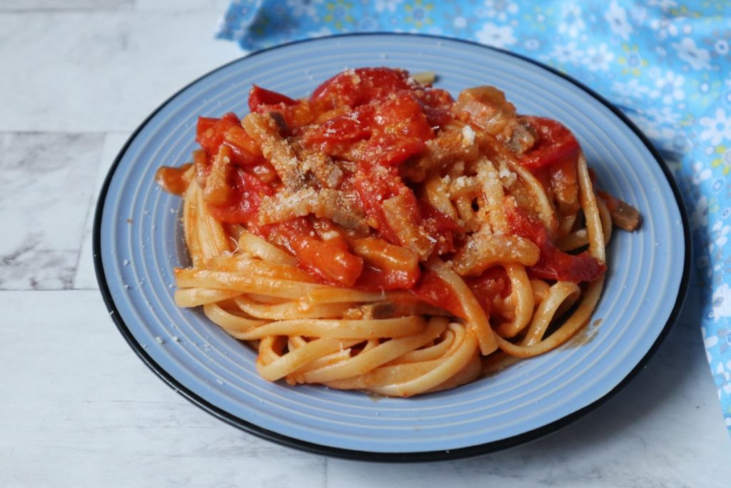 linguine a la amatriciana