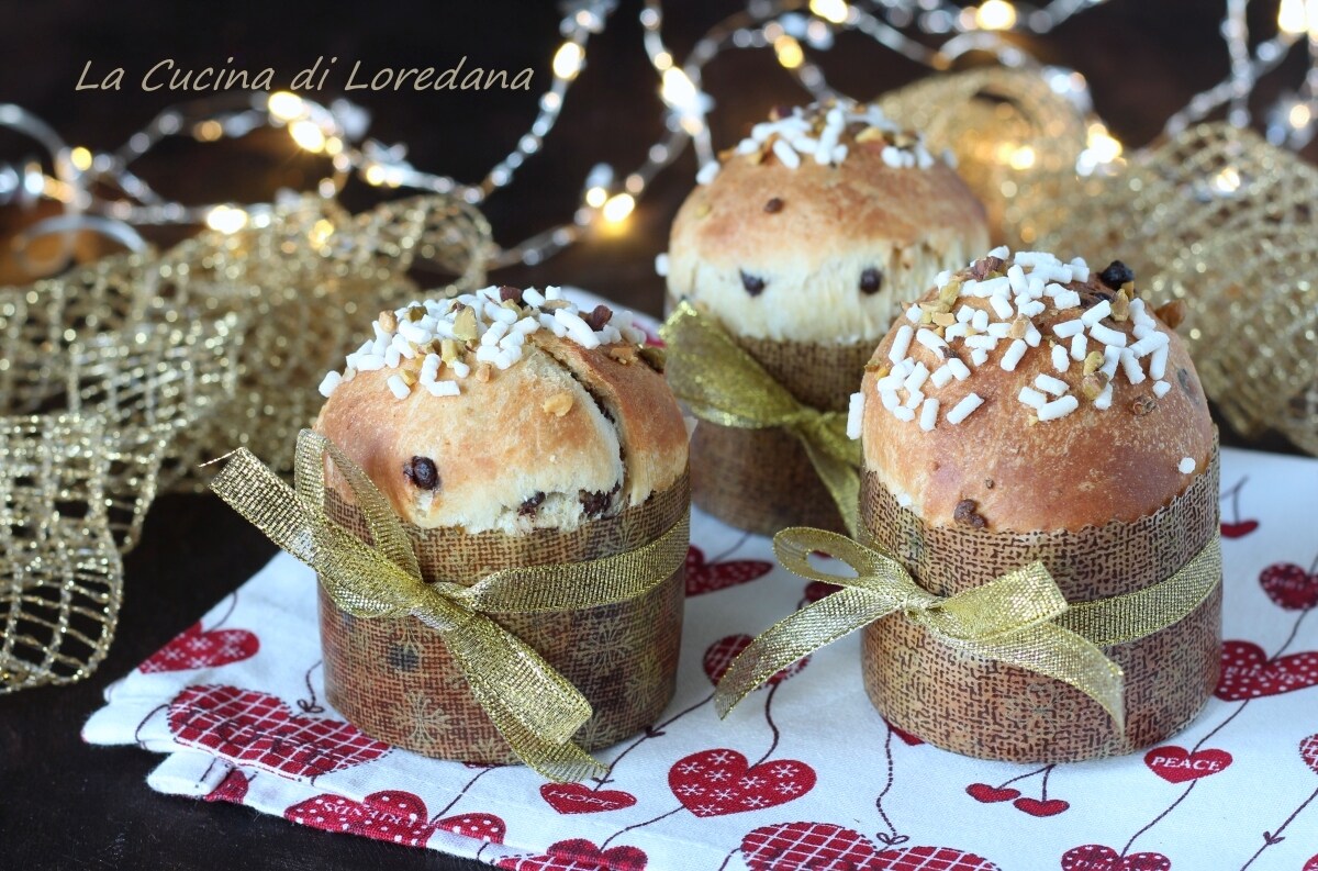 MINI PANETONES DE CHOCOLATE Y PISTACHOS