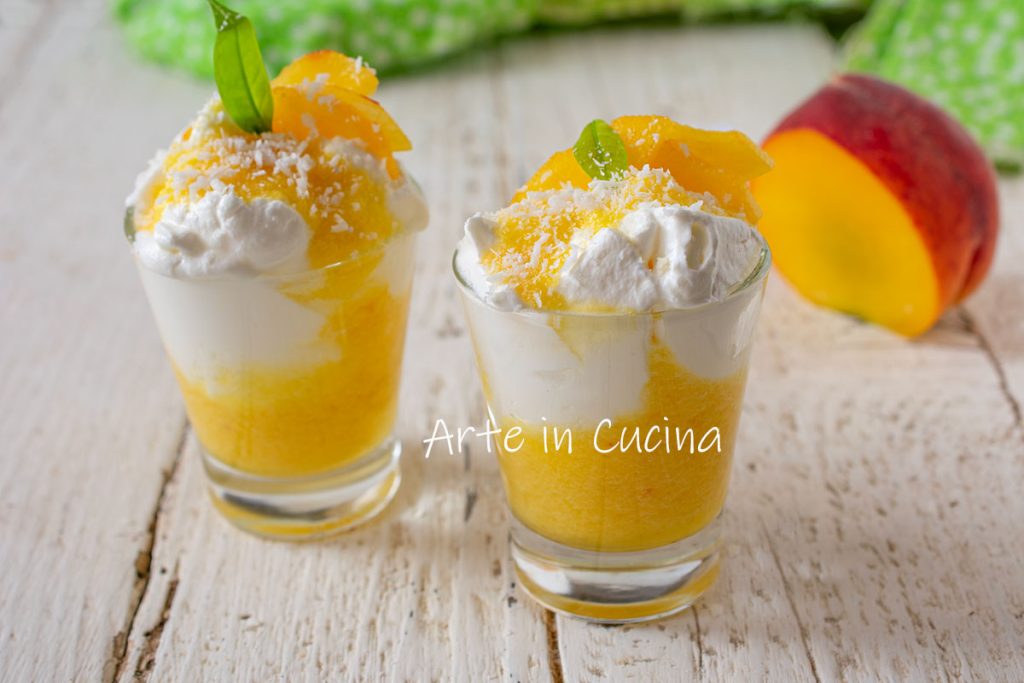 Mousse melocotón y coco