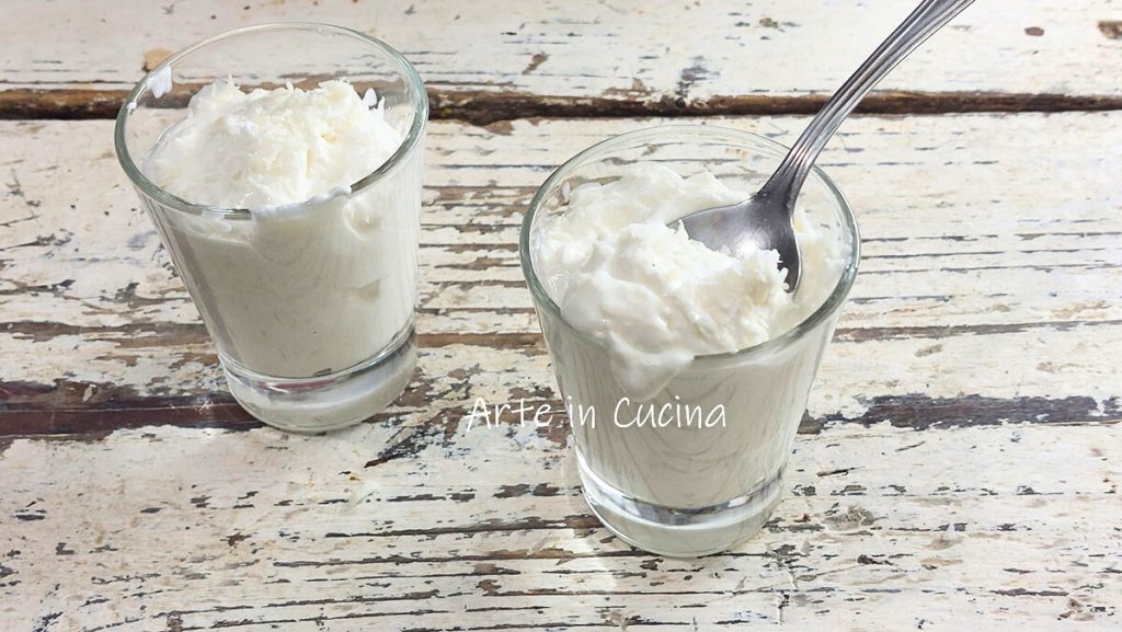 MOUSSE RAFFAELLO postre en vaso de coco