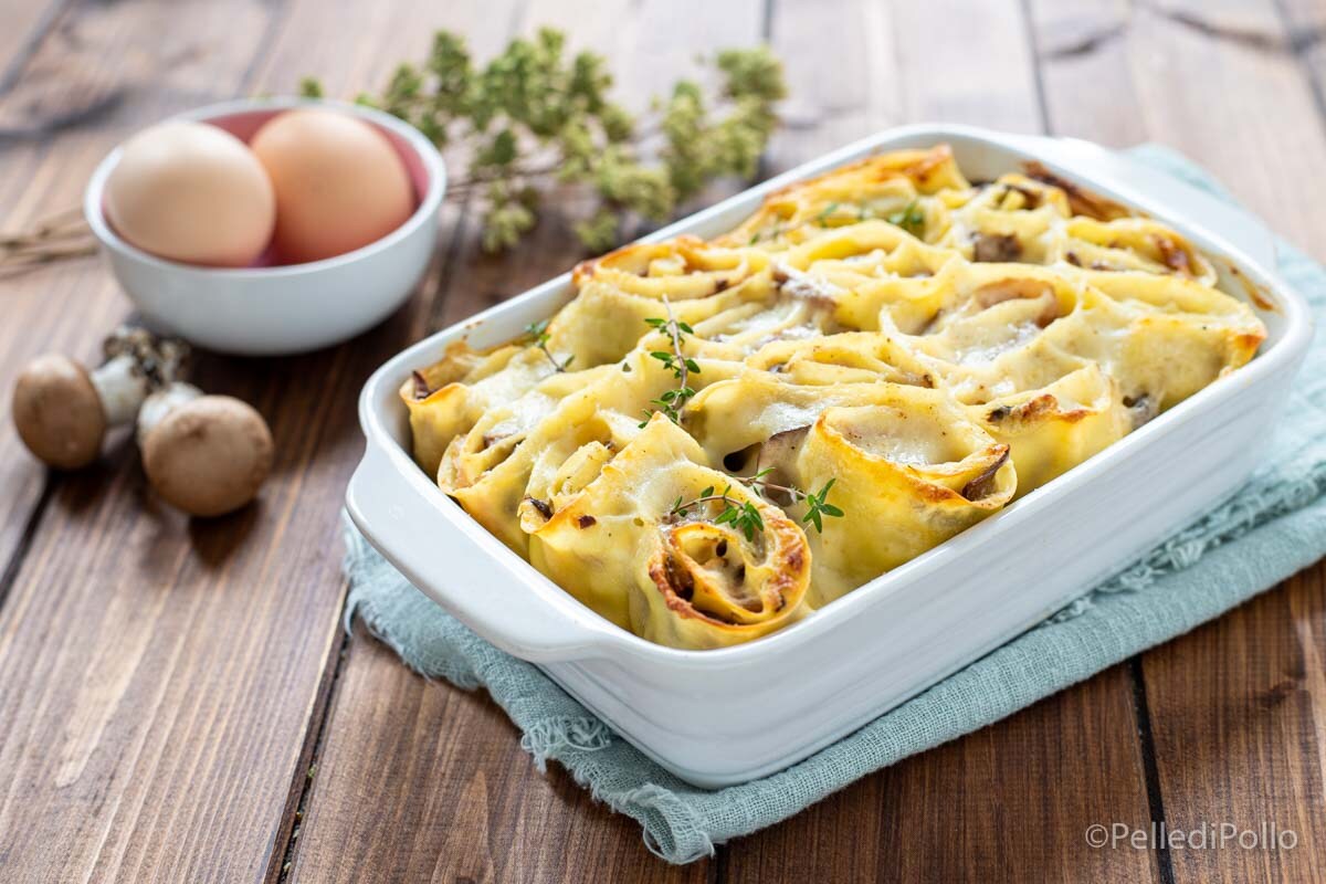 Nidos de golondrina con champiñones y jamón
