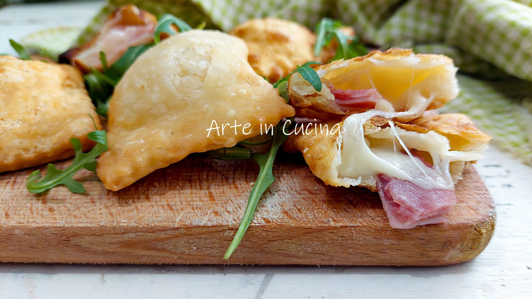 ÑOQUIS FRITOS RELLENOS con JAMÓN y provola