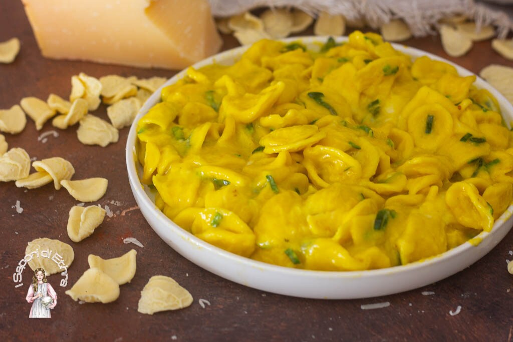 Pasta al azafrán cremosa sin nata