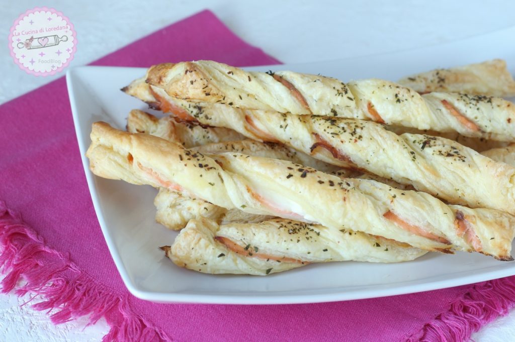 palitos de hojaldre con salmón