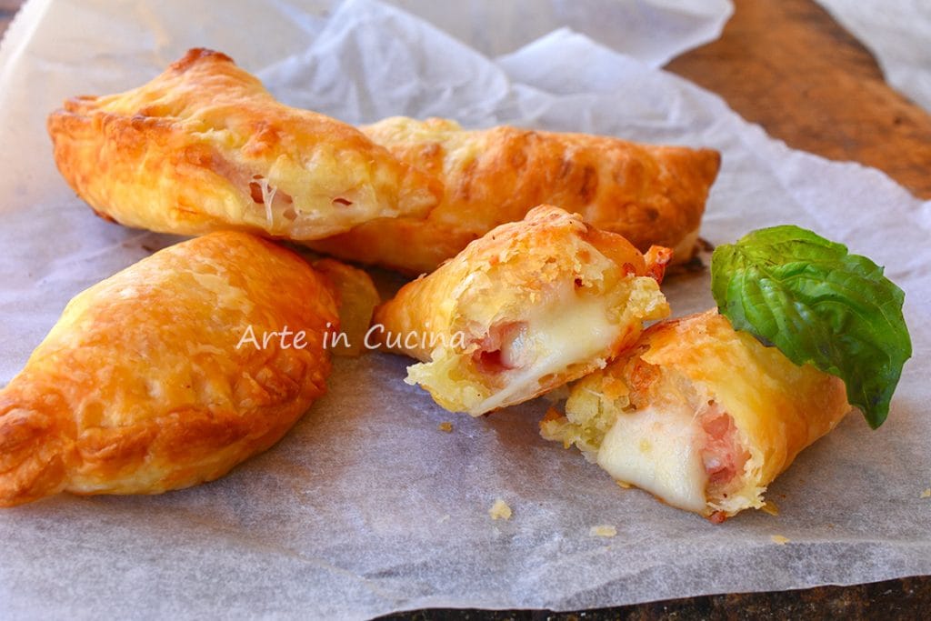 Panzerotti de hojaldre jamón y queso