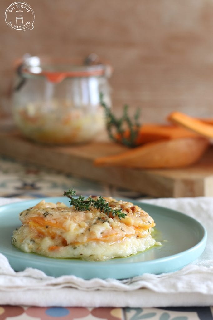 parmigiana con rodajas de calabaza y queso cocida en frasco al microondas con la técnica de la vasocottura