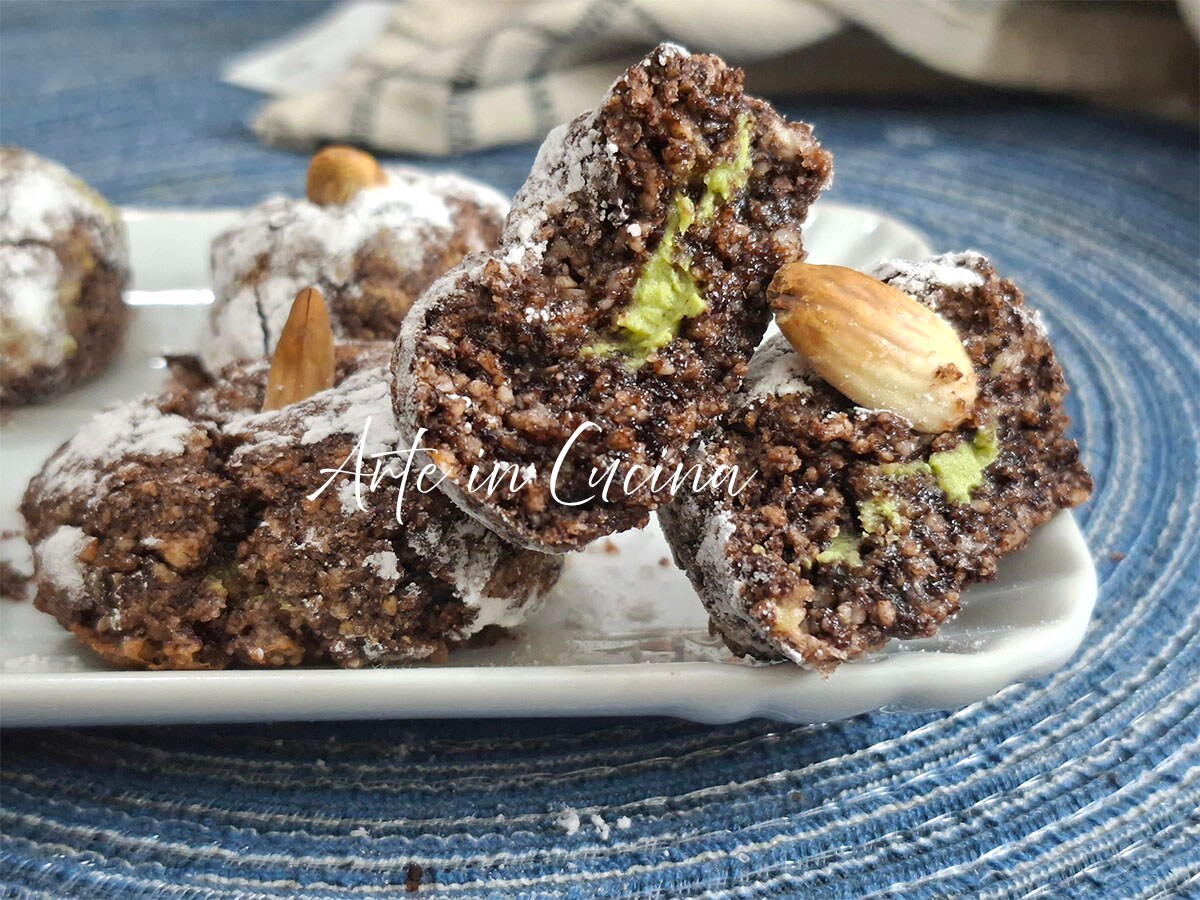 PASTAS de ALMENDRA con CACAO y PISTACHO