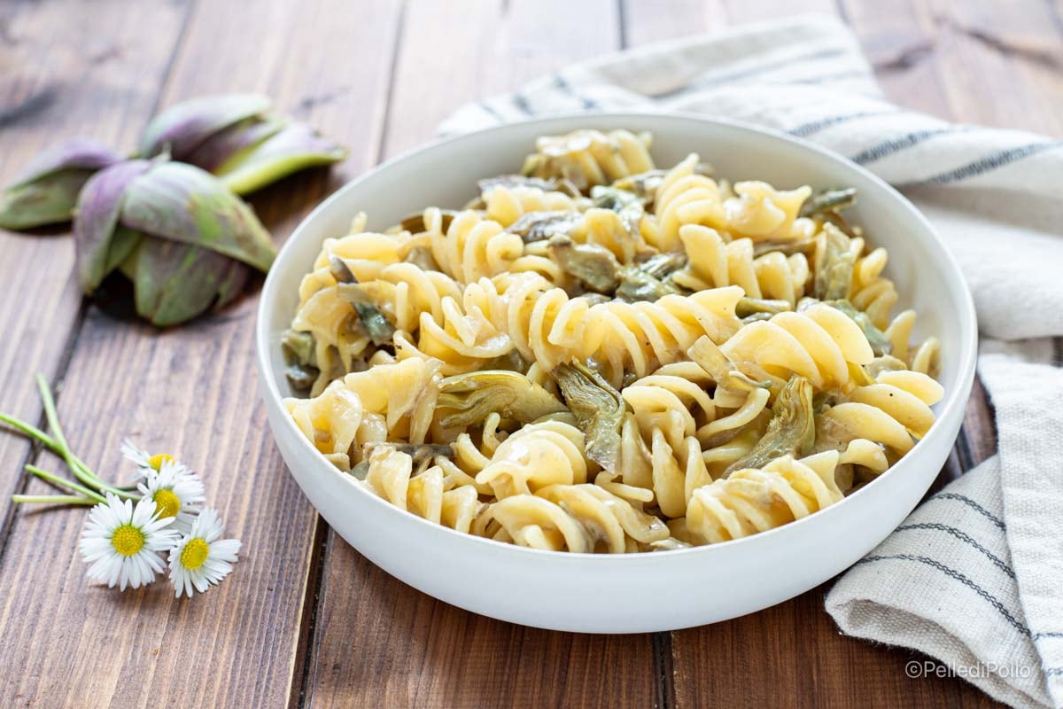Pasta con alcachofas y mascarpone
