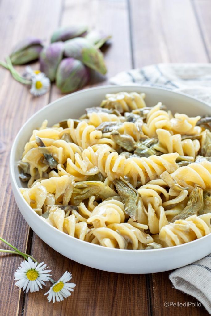 pasta con alcachofas cremosa