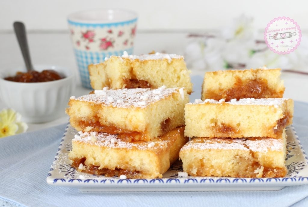 pastel con mermelada