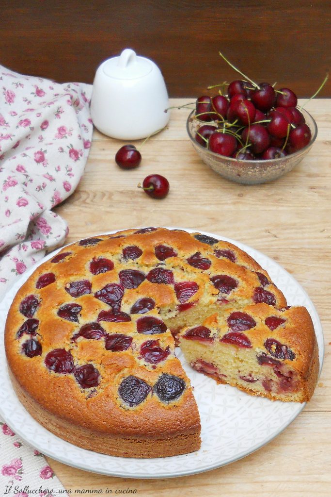 pastel de cerezas y almendras vert