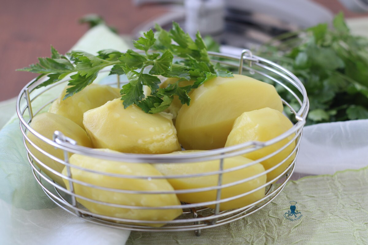 Patatas al vapor con olla a presión, perfectas para ensaladas o puré.