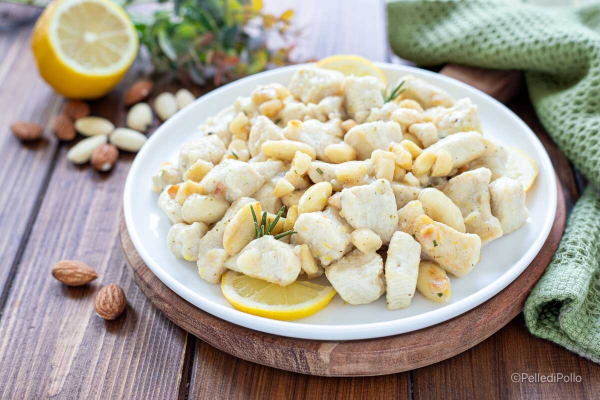 Pechuga de pollo con almendras y limón