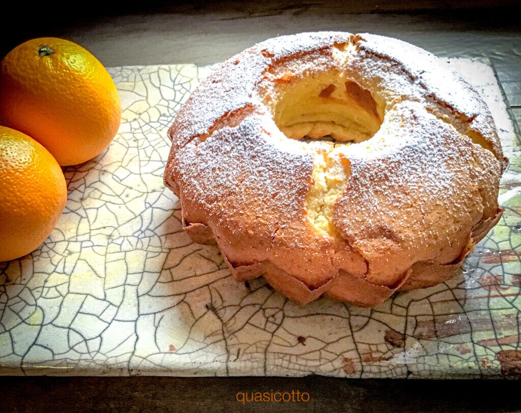Bizcocho suave de naranja y ricotta