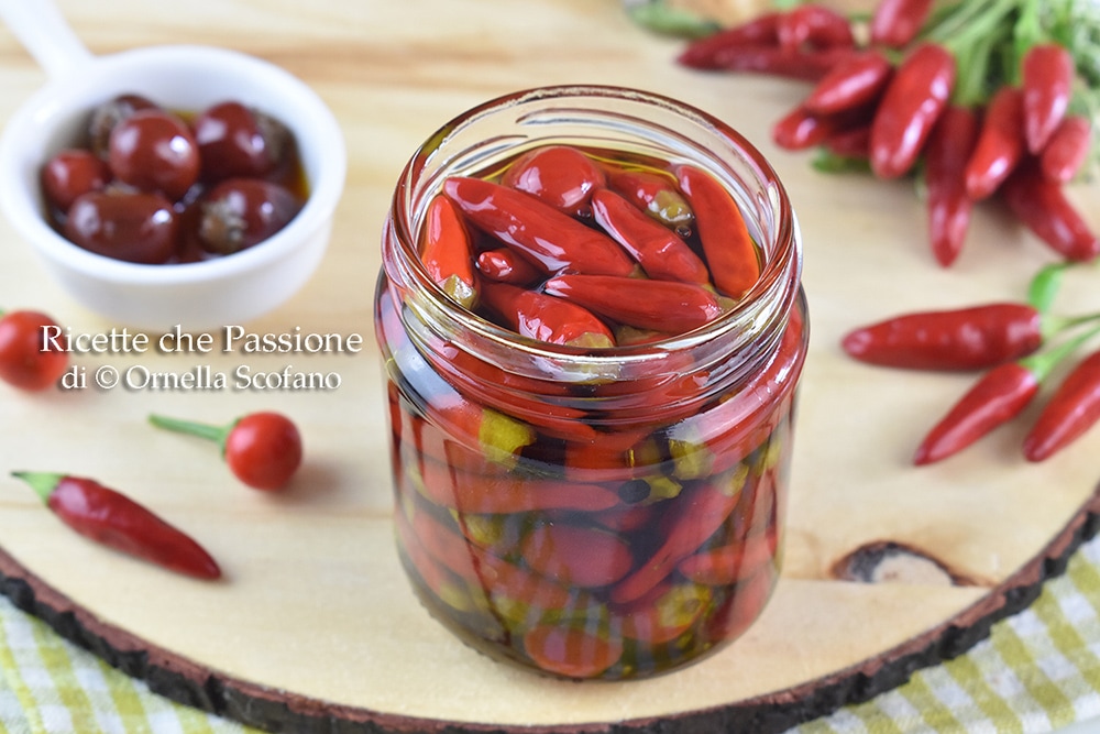 receta pimientos enteros en aceite a la calabresa con aceite de oliva