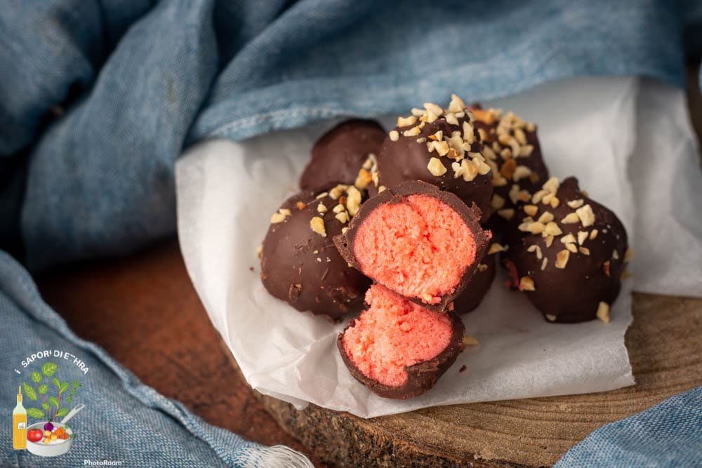 Bon bon dulce de bizcocho y fondant