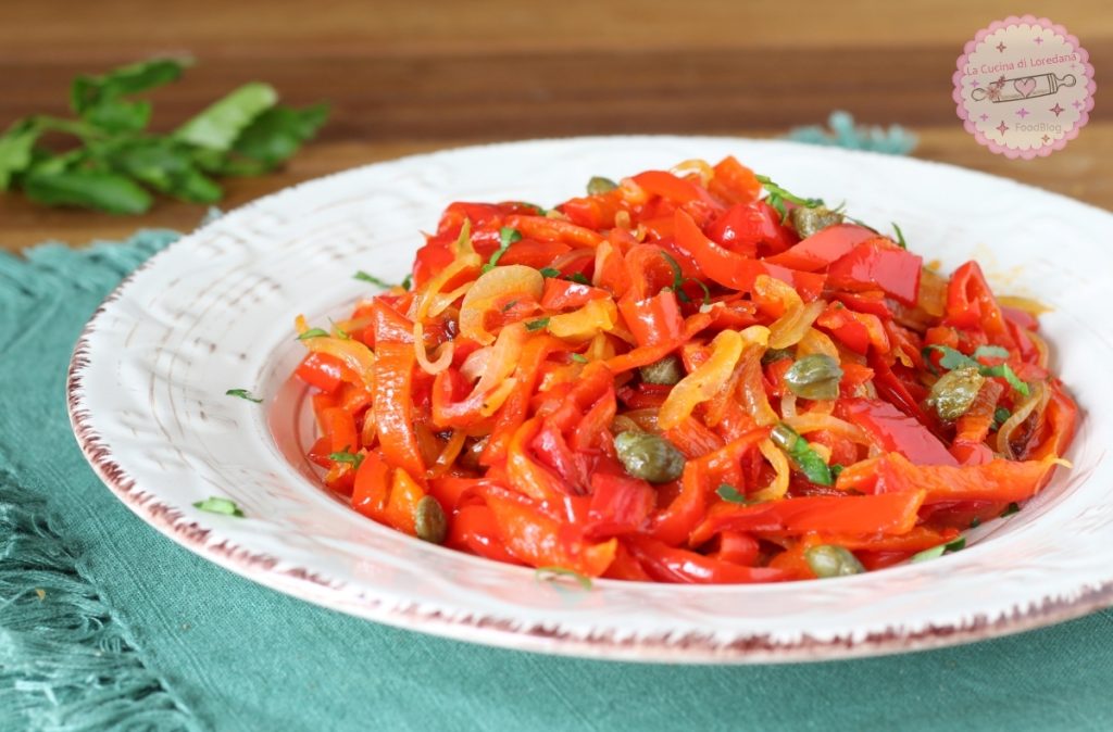 pimientos y cebollas en sartén