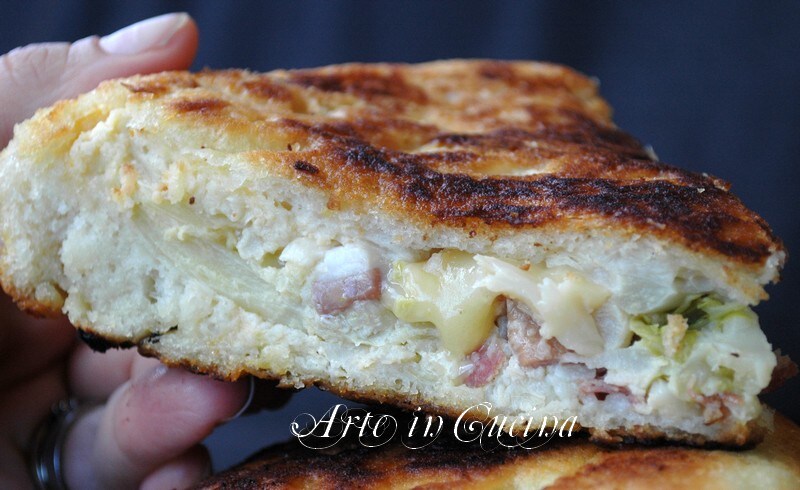 Pizza frita de coliflor queso y panceta