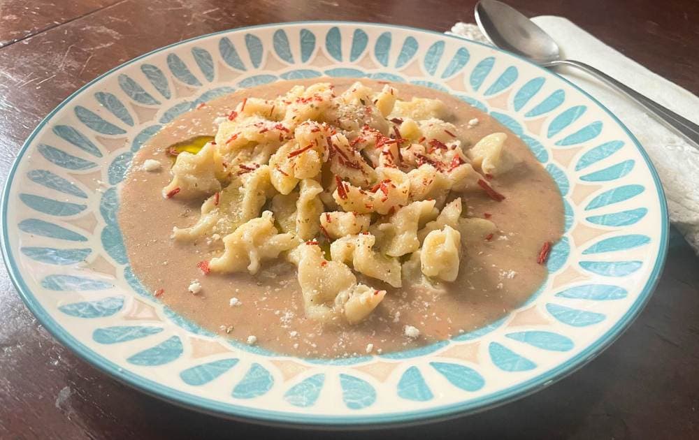 Pizzicotti con crema de judía gentil de Labro