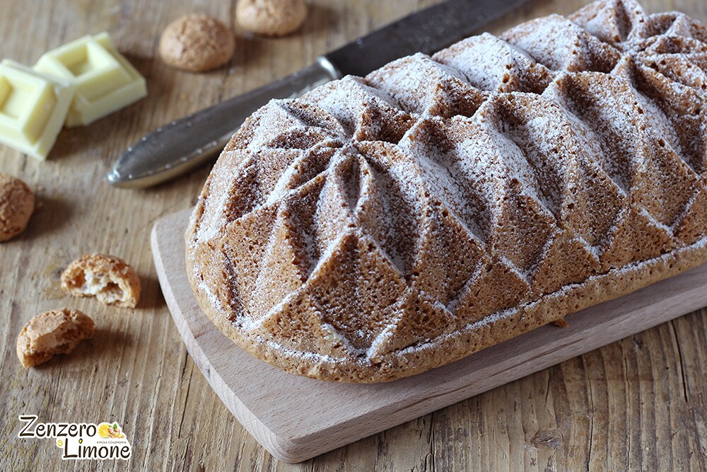 plumcake con amaretti - entero